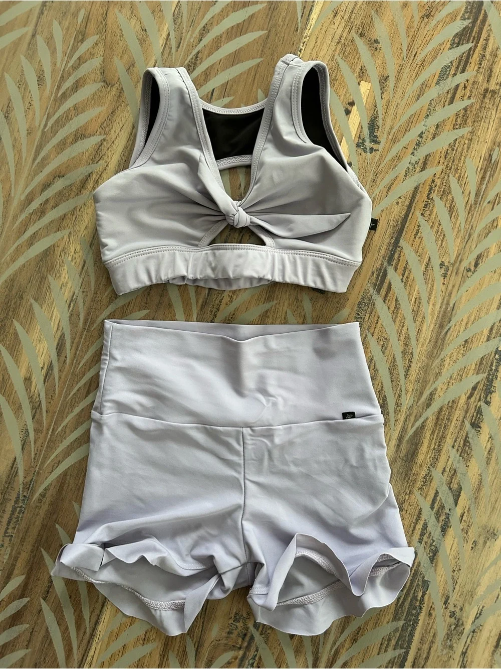 DAROCH Lavender Knot-Front Sports Bra & High-Waist Ruffle Shorts Set Child 8 - Picture 1 of 4